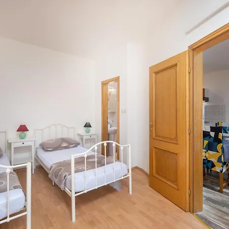 Sandra Apartment *
